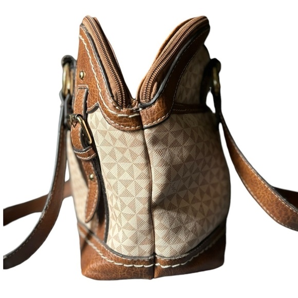 b.o.c. Tan & Brown Coated Canvas Shoulder Bag Medium Size 3 Section Handbag - Picture 5 of 16